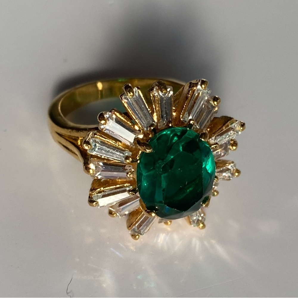 GOLD tone emerald green and clear crystal ring - Picture 2 of 11